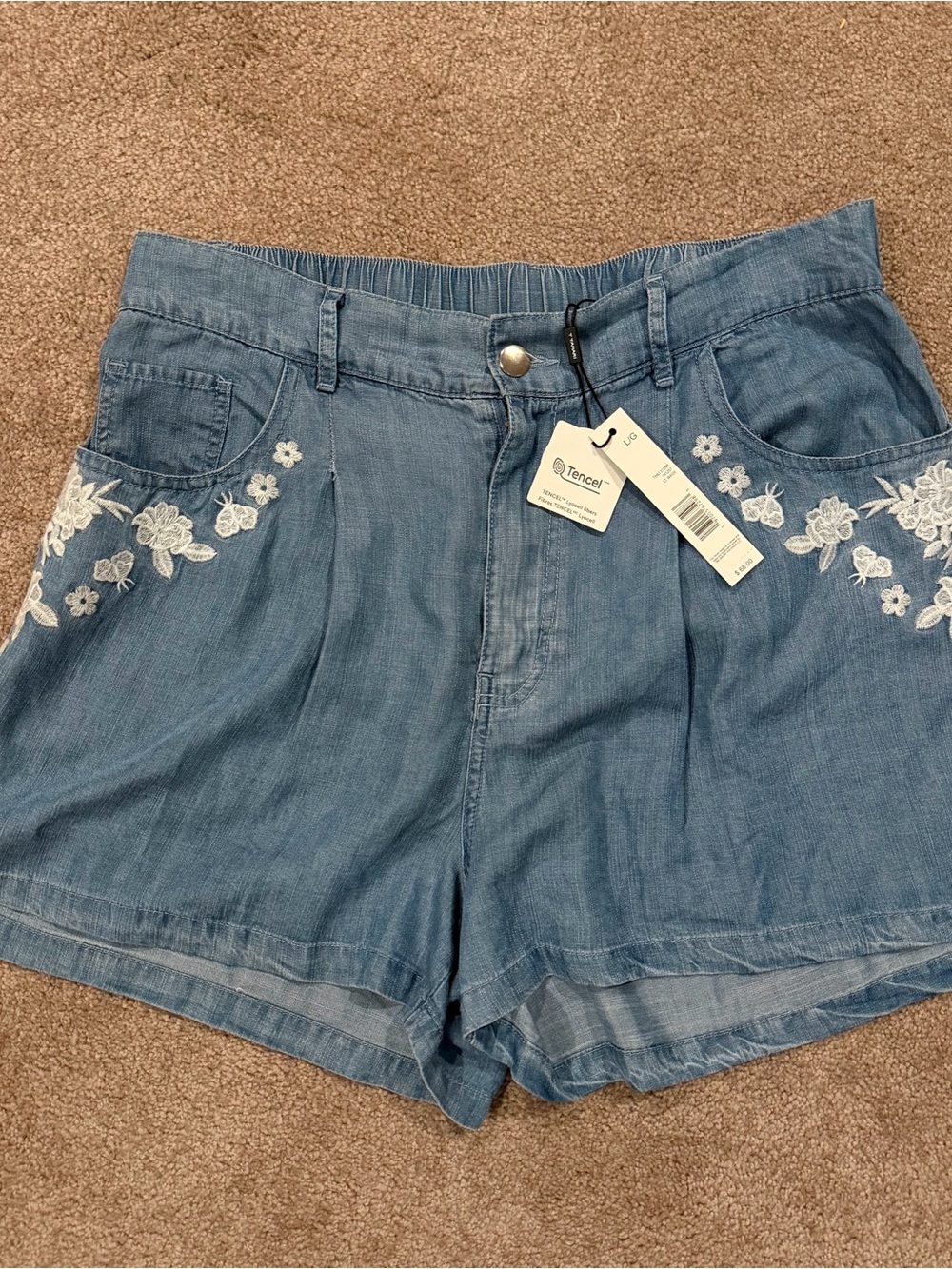 T Tahari Floral Butterfly Embroidered Chambray Shorts L Blue Tencel NWT
